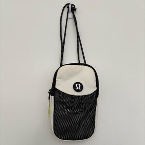 Lululemon Take it On Crossbody Pouch